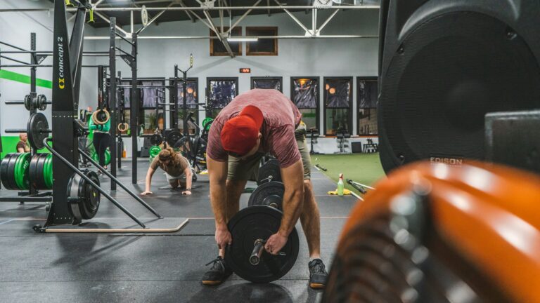 Comment bien faire des squats à la barre sans se blesser ?
