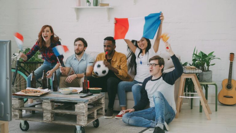 Comment regarder gratuitement un match de foot sans abonnement ?