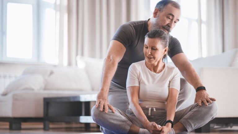 Comment assouplir ses hanches raides quand on est senior ?