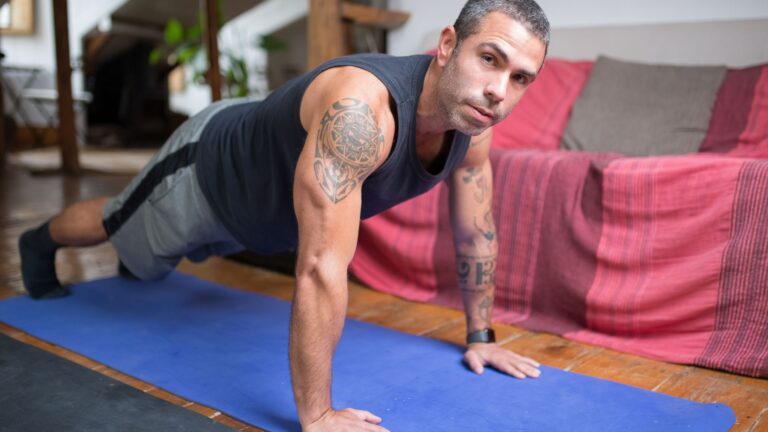 Comment se muscler rapidement chez soi sans matériel ?