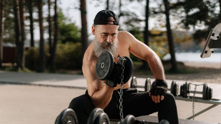 Quel sport pratiquer pour lutter contre la sarcopénie ?